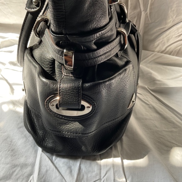 B. Makowsky Oversized Tote/Satchel - Picture 4 of 16